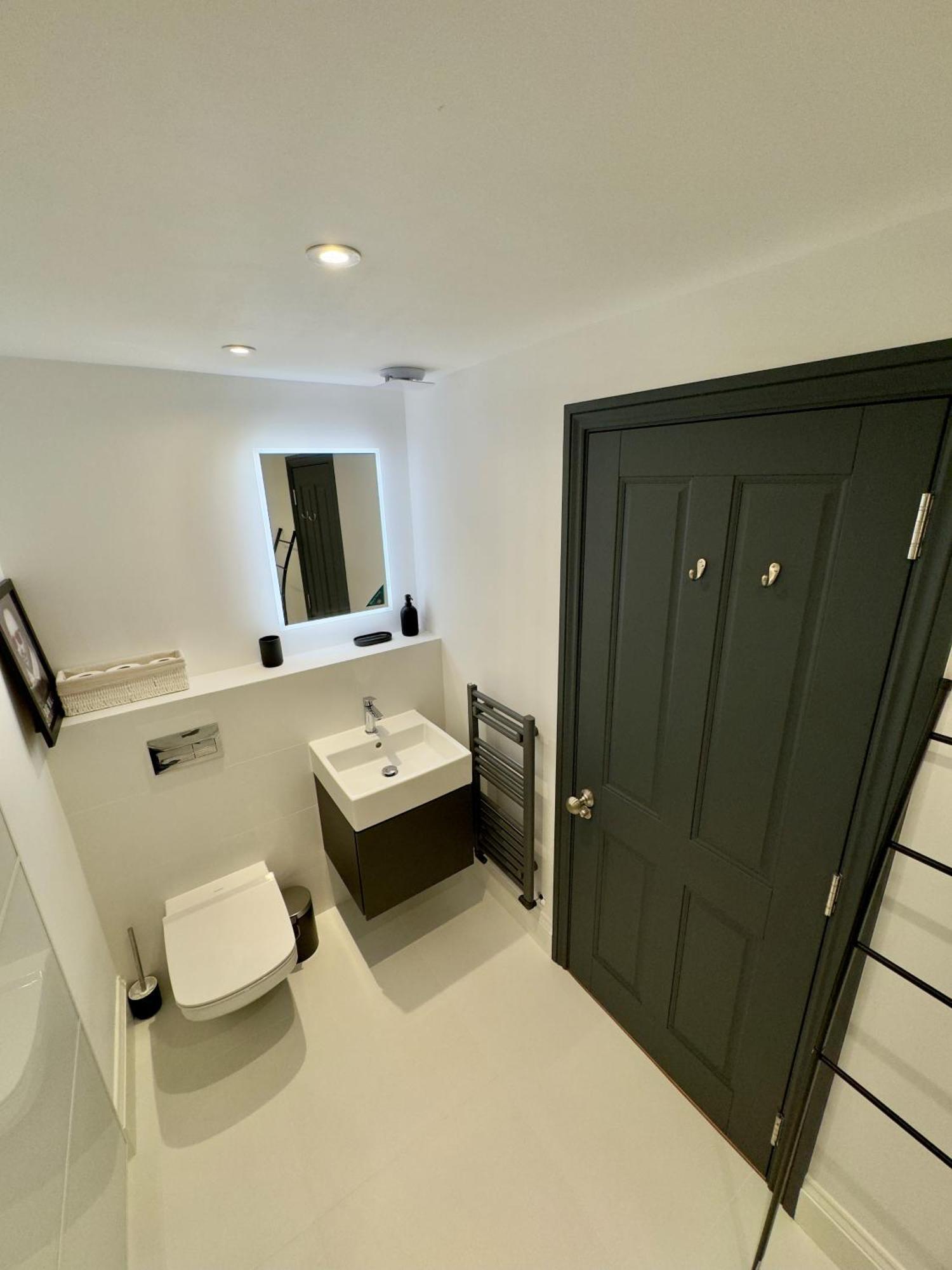 Romeo'S Arch High End Luxury In Centre Of Stratford With Parking Appartement Buitenkant foto
