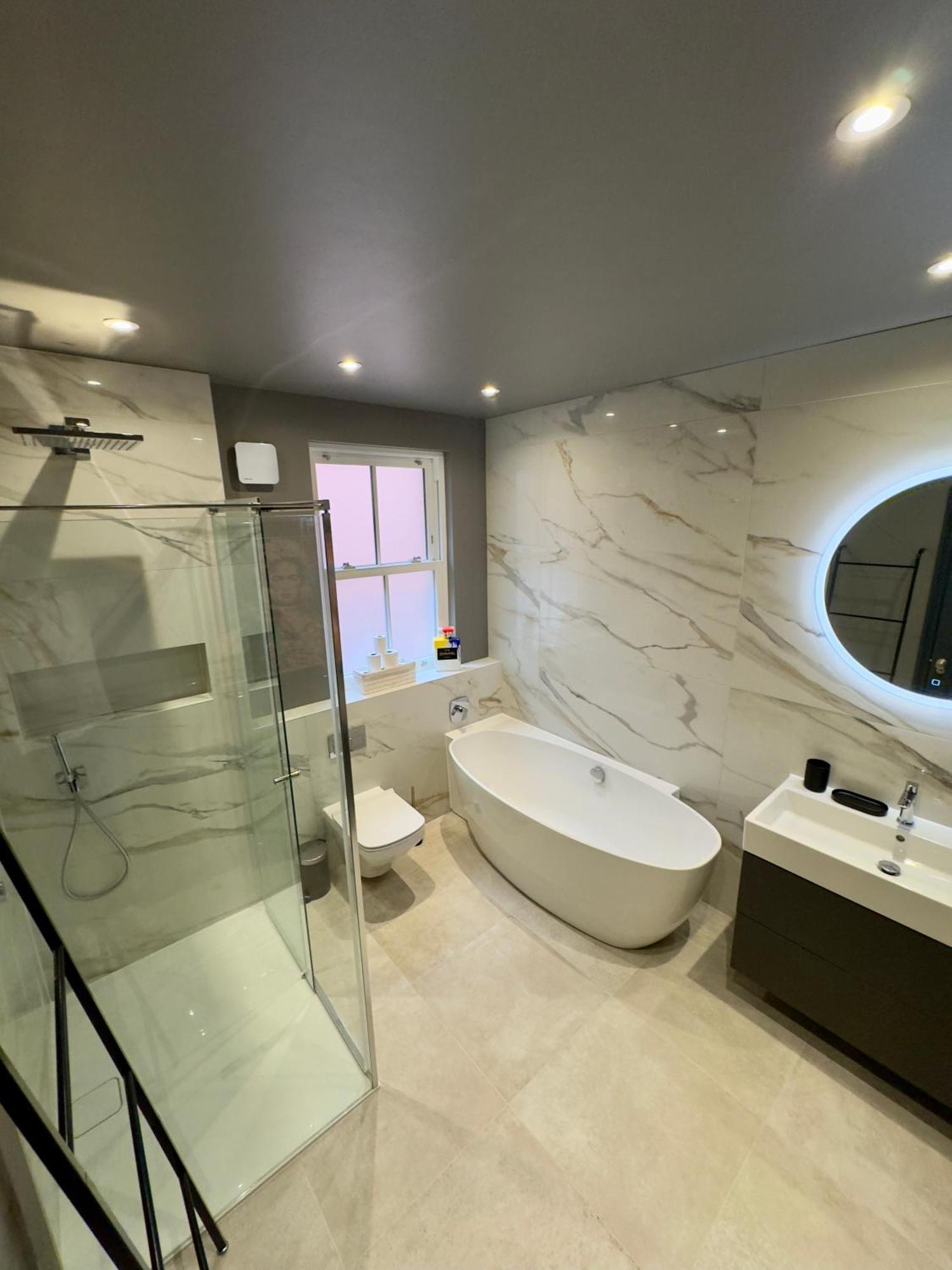 Romeo'S Arch High End Luxury In Centre Of Stratford With Parking Appartement Buitenkant foto