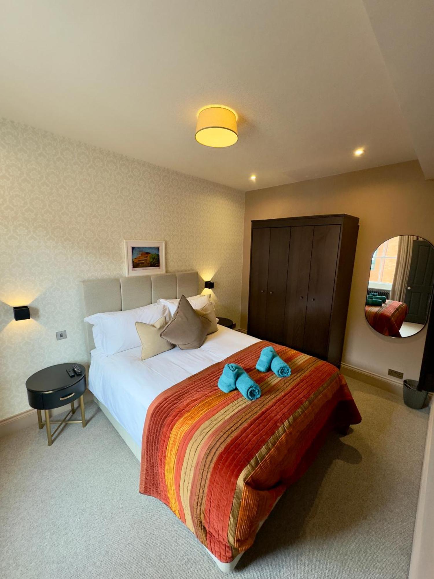 Romeo'S Arch High End Luxury In Centre Of Stratford With Parking Appartement Buitenkant foto