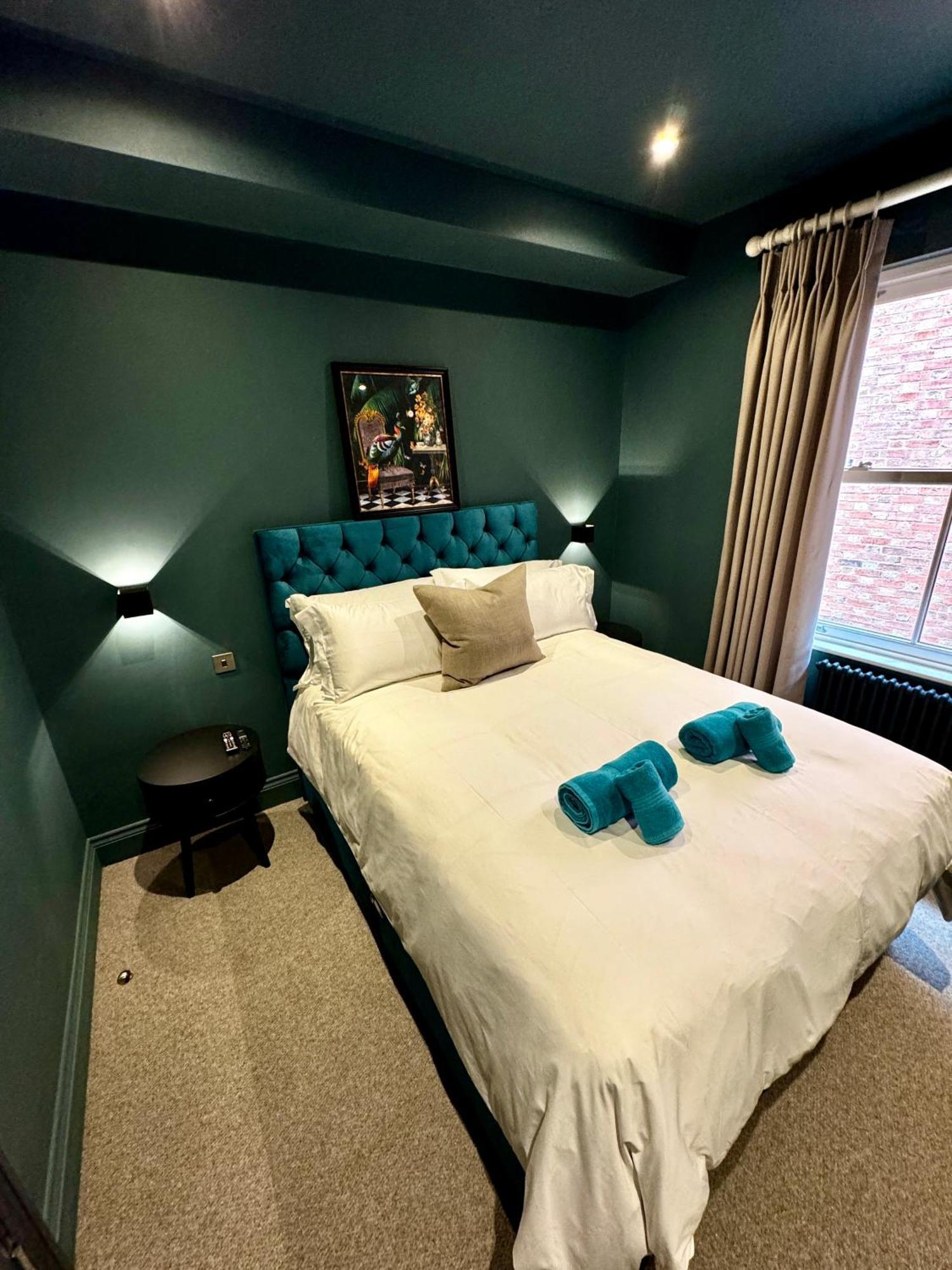 Romeo'S Arch High End Luxury In Centre Of Stratford With Parking Appartement Buitenkant foto